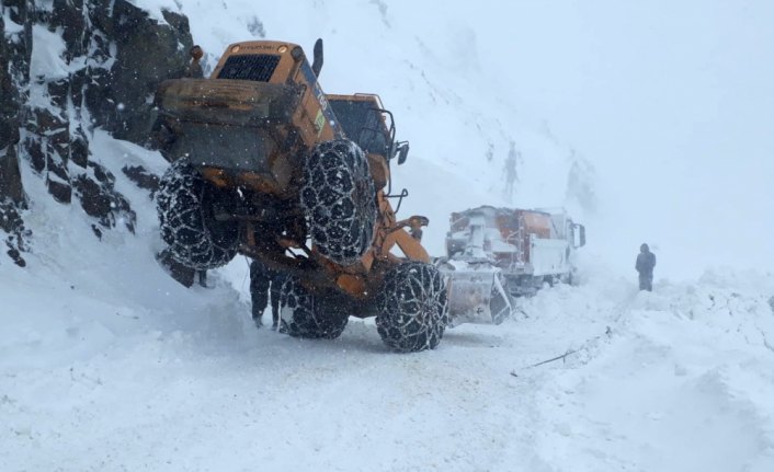 Gümüşhane'de karla mücadele çalışmaları