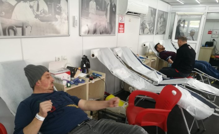 Kızılay kan bağışı mobil aracı Kaynaşlı'da