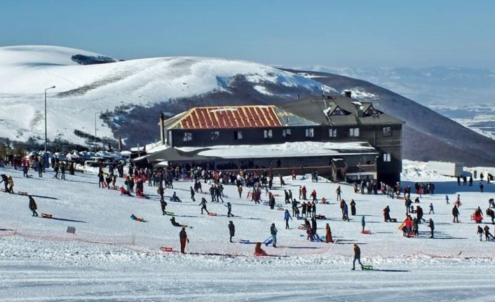 Ladik Akdağ Kayak Merkezi ilgi görüyor