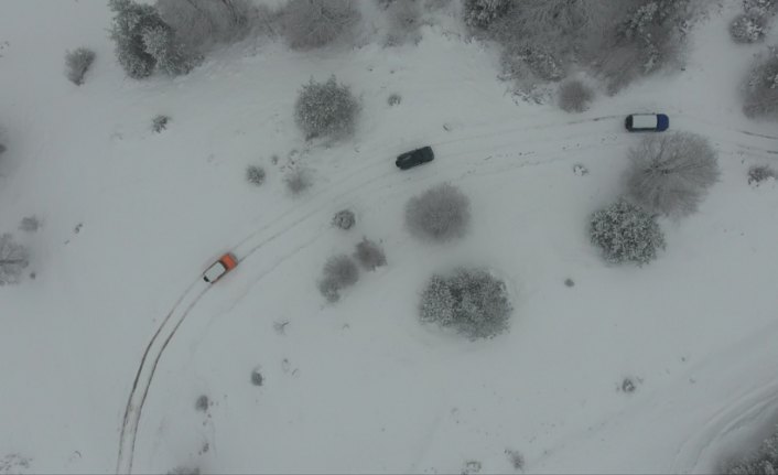 Off-road tutkunlarının karla mücadelesi nefes kesti