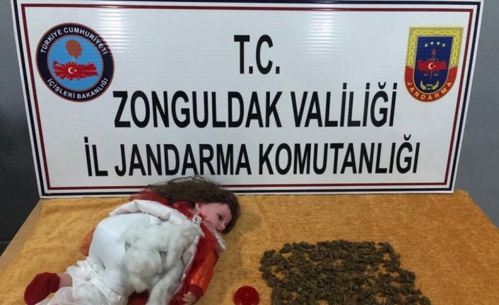Oyuncak bebekten uyuşturucu çıktı