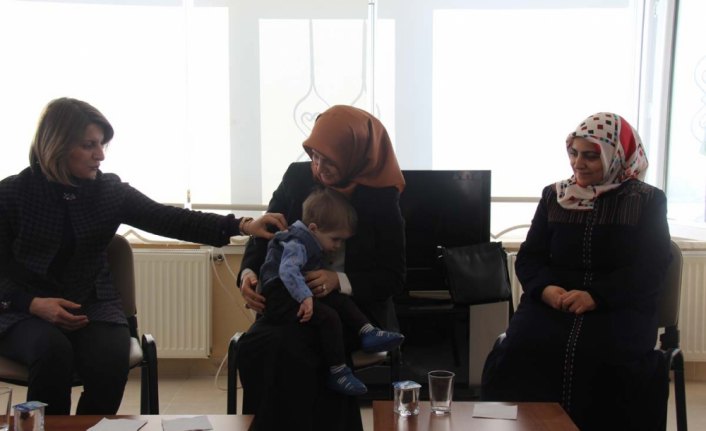 Protokol üyelerinin eşlerinden huzurevi ziyareti