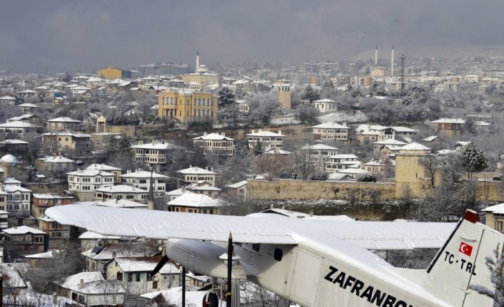 Safranbolu'da konaklar beyaza büründü