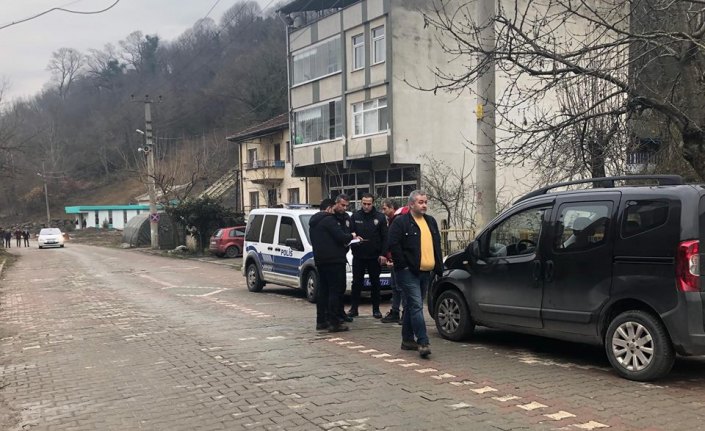 Servisten inen çocuğa araç çarptı