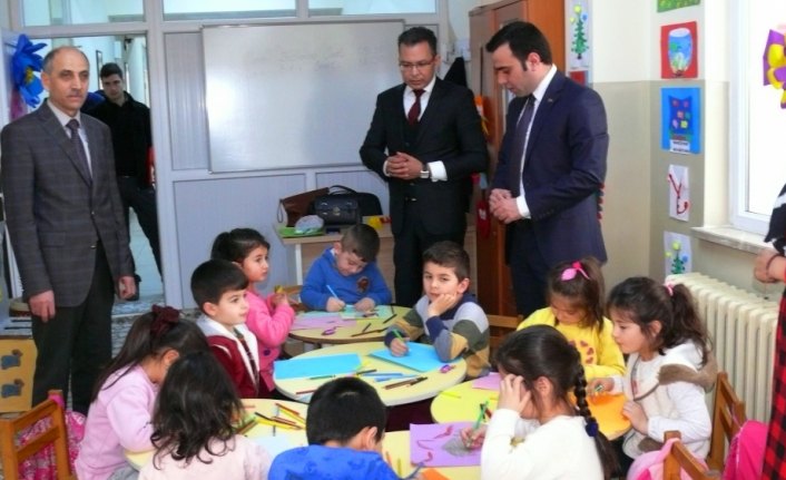 Anneler kursta çocuklar kreşte