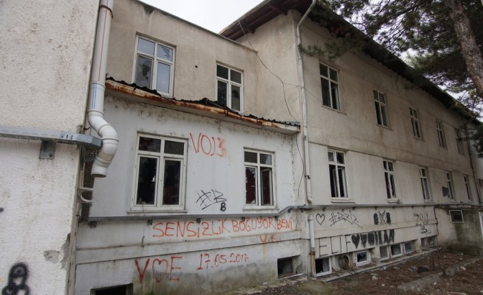 Eski hastane binası hurdaları karşılığında yıkılacak