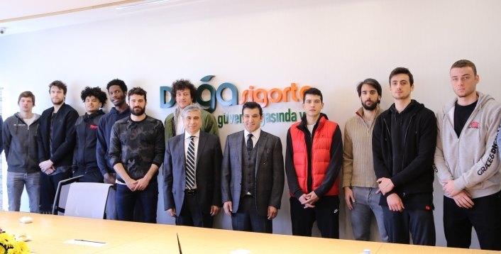 Galatasaray Doğa Sigorta Erkek Basketbol Takımı'ndan isim sponsoruna ziyaret