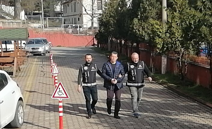 İstanbul'da yakalanan FETÖ şüphelisi Karabük'e getirildi