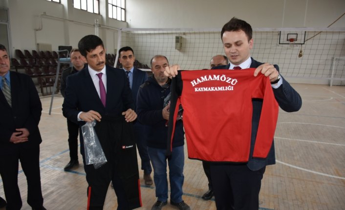 Kaymakam Vekili Arabacı'dan sporculara hediye