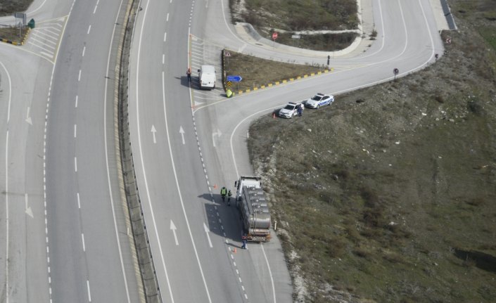 Kural ihlali yapan sürücüler helikopterli denetimle tespit edildi