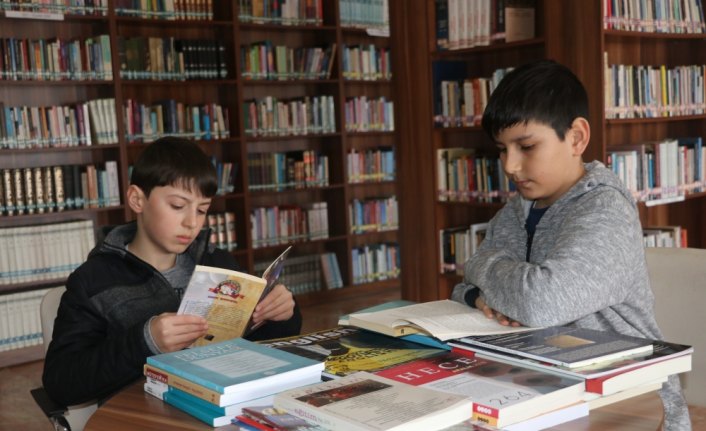 Kütüphanenin okuyucusu sayısı 820'ye ulaştı