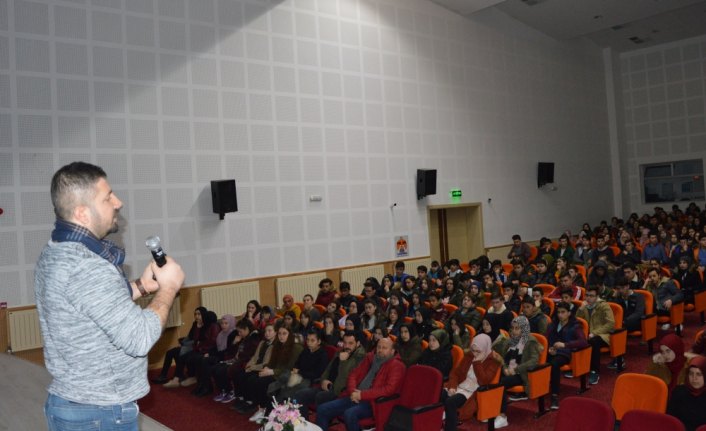 Lise öğrencileri terör konusunda bilgilendirildi