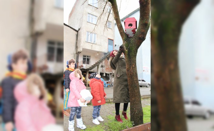 Öğrencilere hayvan sevgisi aşılanıyor