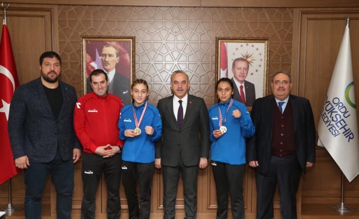 Ordu'da başarılı sporcular ödüllendirildi