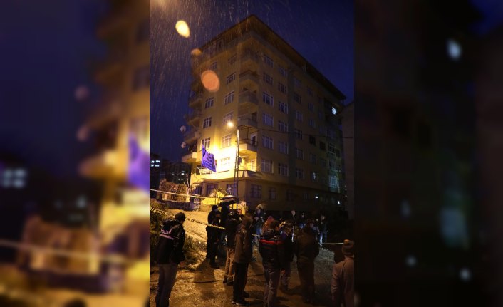 Rize'de 8 katlı bina tahliye edildi