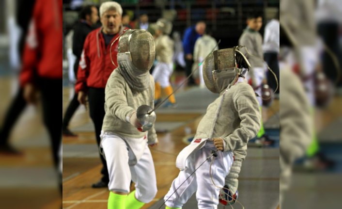 Samsun'da Açık Eskrim Turnuvası başladı