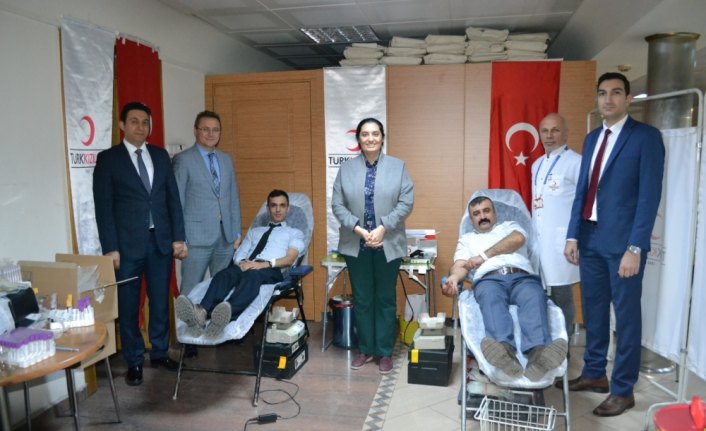 Sinop'ta adliye personeli kan bağışında bulundu