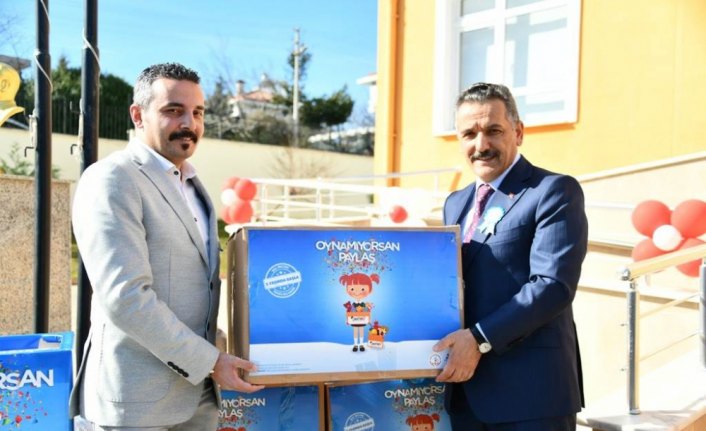 90 koli oyuncak ana okullarına dağıtıldı