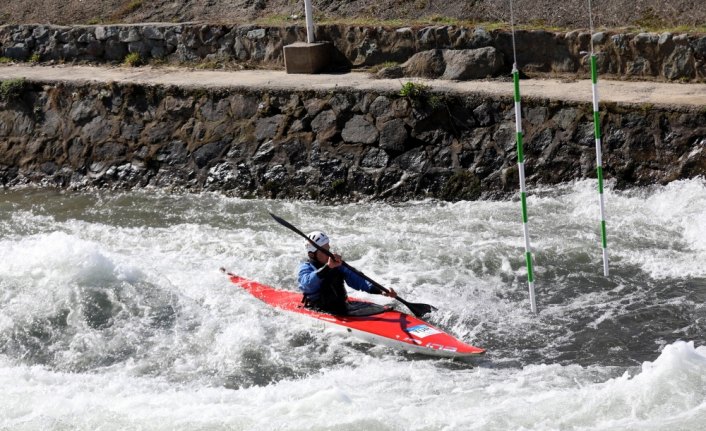 Akarsu Slalom Türkiye Kupası Rize'de başladı