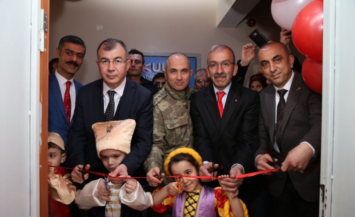 Artvin'de ilkokula modern kütüphane