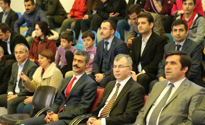 Artvin'de okullara 46 bin liralık spor malzemesi