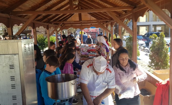 Azdavay'da okul yararına kermes