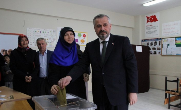 Bafra Belediye Başkan adayları oylarını kullandı