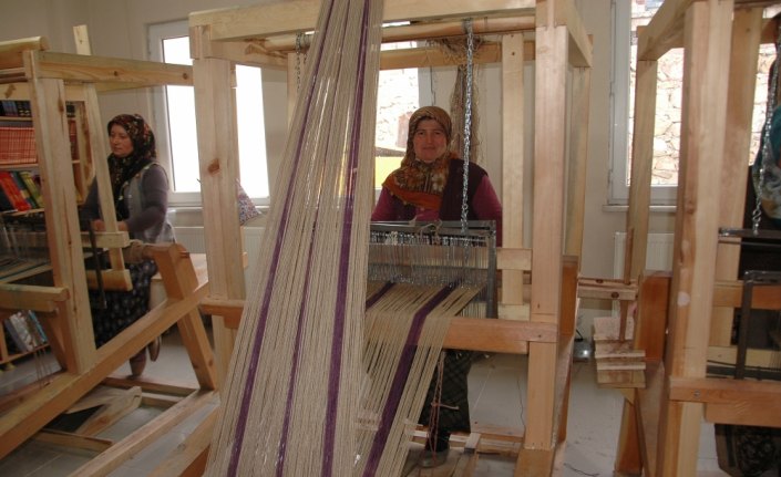 Hanönü'de kilim dokuma kursu açıldı
