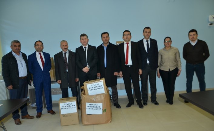 Hanönü'de öğrencilere kitap ve kırtasiye yardımı