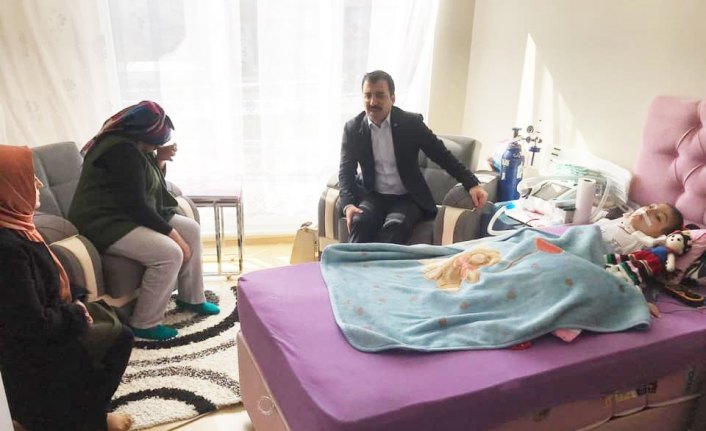 Kaymakam Koşal'dan engelli çocuğa ziyaret