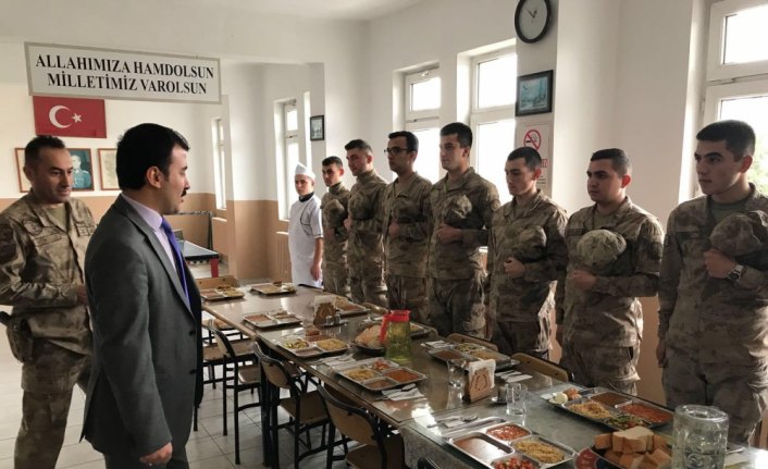 Kaymakam Koşal'dan jandarmaya ziyaret