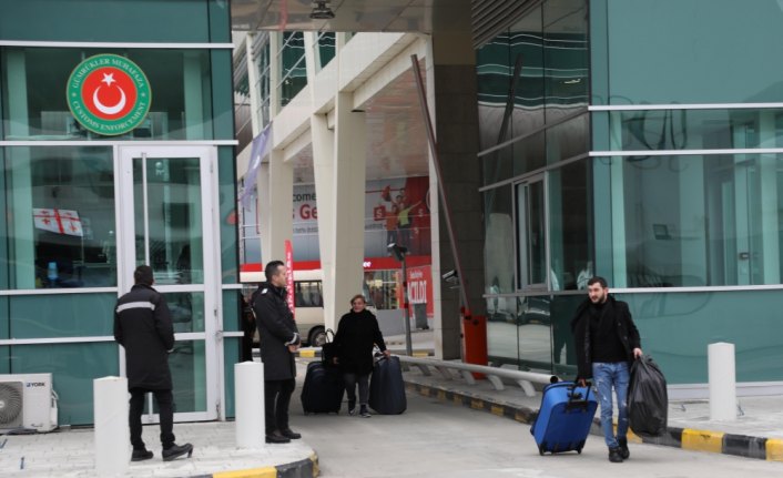 Modernize edilen Sarp Sınır Kapısı yeni yüzüyle hizmete girdi