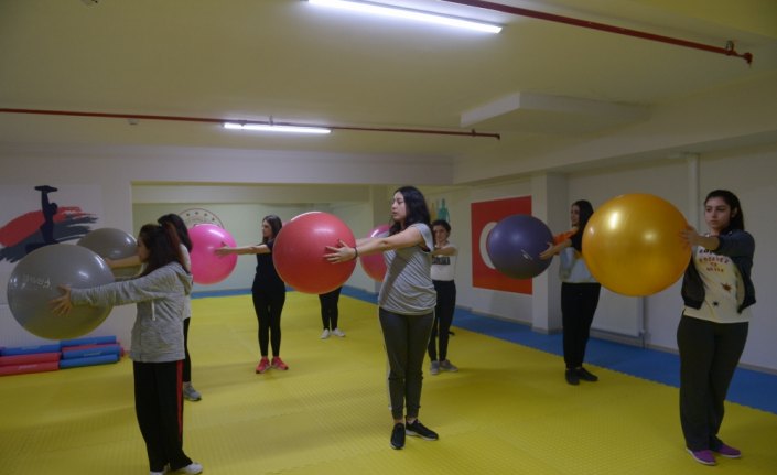 Öğrenciler istedi, Bakan Kasapoğlu yerine getirdi