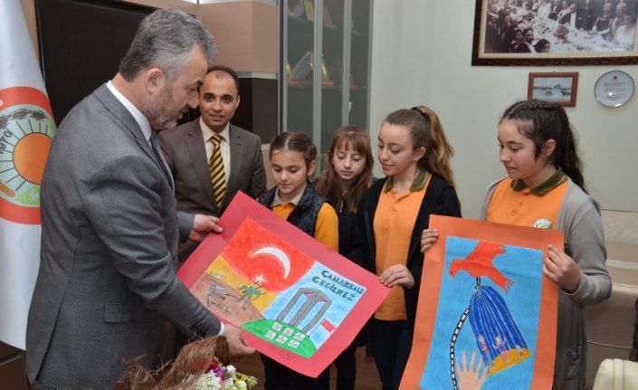 Öğrencilerden Belediye Başkanı Topaloğlu'na ziyaret