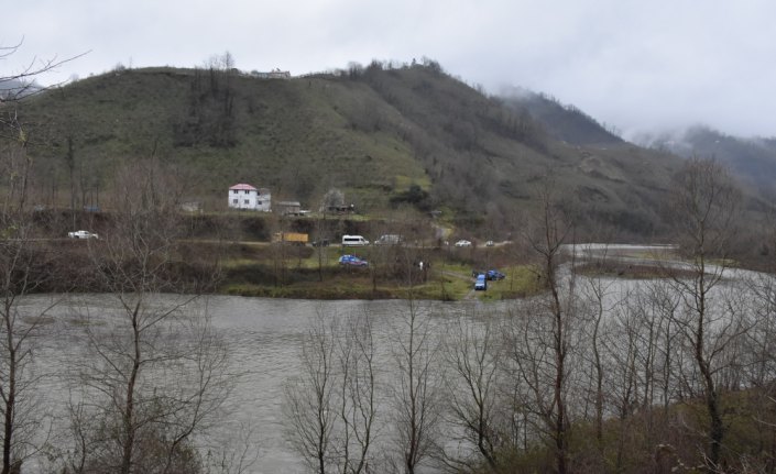 Ordu'da otomobil ırmağa yuvarlandı: 1 ölü