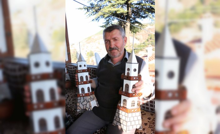 Şehit babasından ilçenin tanıtımına maketli destek