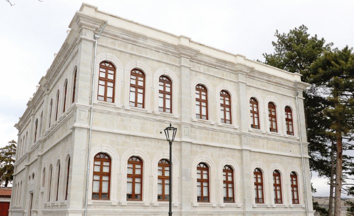 Tarihi binaya Prof. Dr. Fuat Sezgin'in adı verildi
