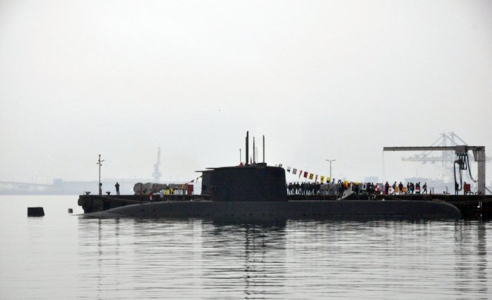 Tatbikata katılan savaş gemileri halkın ziyaretine açıldı