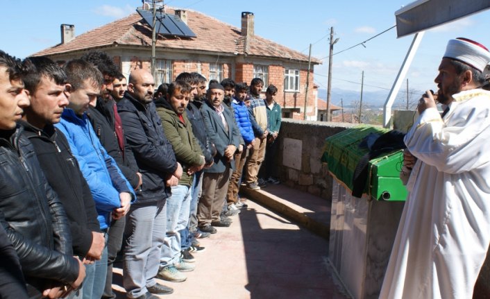 Trafik kazasında ağır yaralanan çocuk hayatını kaybetti