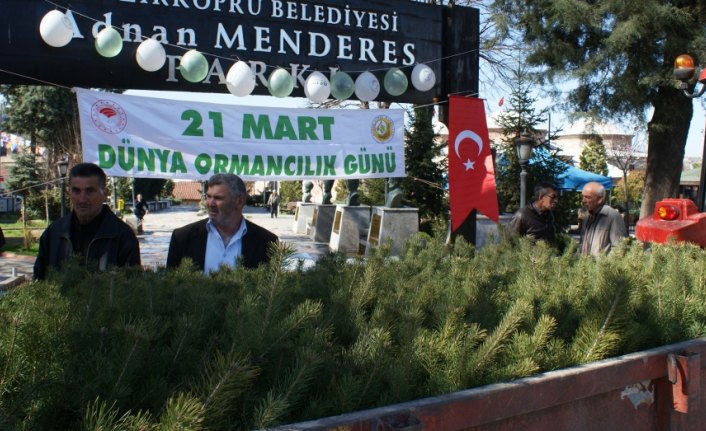 Vezirköprü'de vatandaşlara 10 bin fidan dağıtıldı