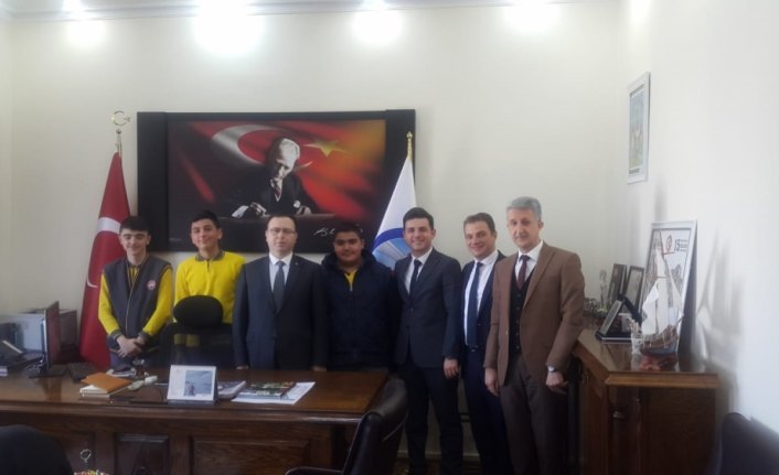 Yarışmalarda dereceye giren öğrenciler ödüllendirildi