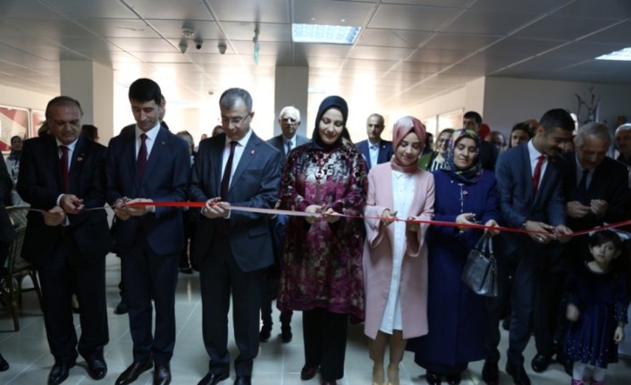 Arhavi'de yıl sonu sergisi açıldı