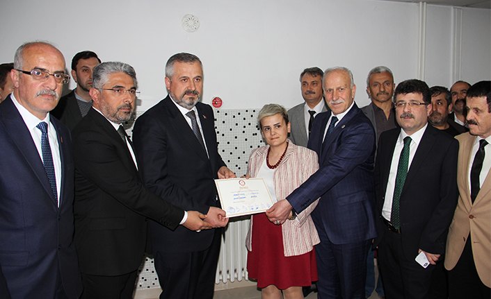 Bafra Belediye Başkanı seçilen Kılıç mazbatasını aldı