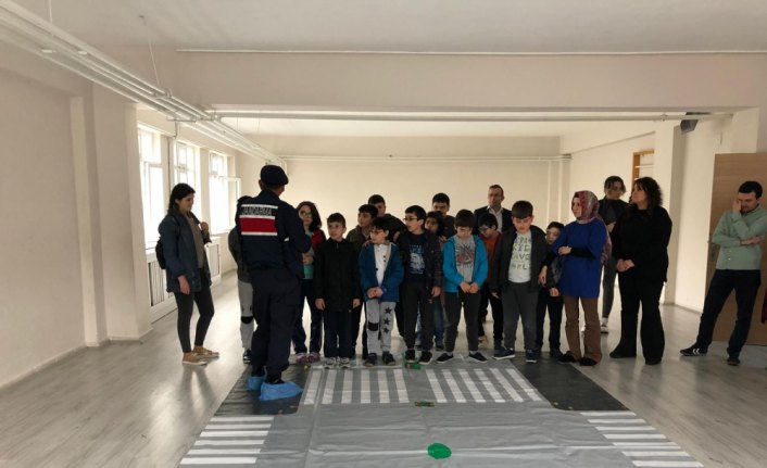 Bafra'da çocuklara uygulamalı trafik eğitimi