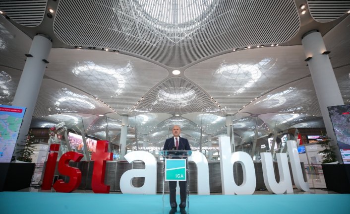 Bakan Turhan, İstanbul Havalimanı'na taşınma sürecinin detaylarını açıkladı