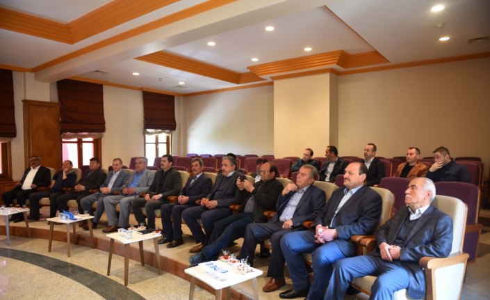 Başkan Çatal mahalle muhtarları ile bir araya geldi