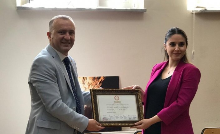 Başkan Emür mazbatasını aldı