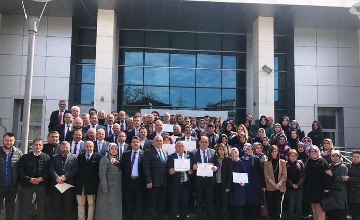 Belediye başkanları ve meclis üyeleri mazbatalarını aldı