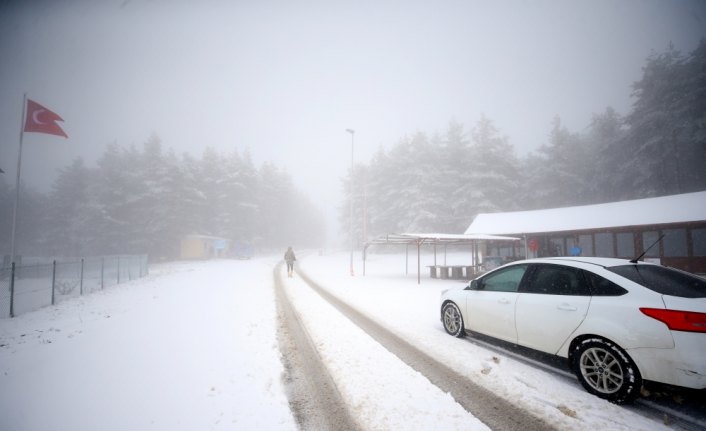 Düzce ve Sakarya'da yüksek kesimler beyaza büründü