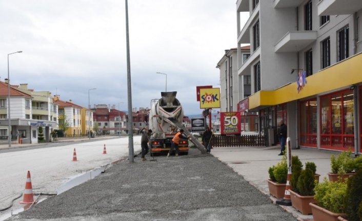Düzce'de kaldırım çalışması